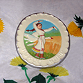Декоративная тарелка 'Девушка-лебедь'. Ручная роспись, авторская работа. Данный сувенир в настоящее в время не изготовляется
